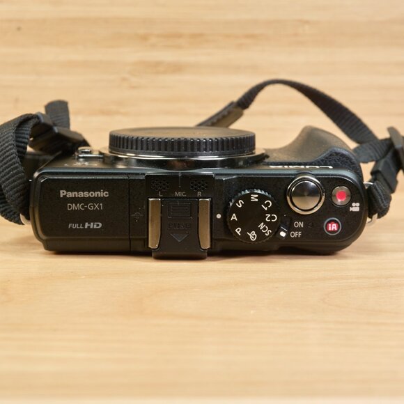 Panasonic LUMIX DMC-GX1 Mirrorless Camera / 16MP / Body Only / Made in Japan - Picture 8 of 9